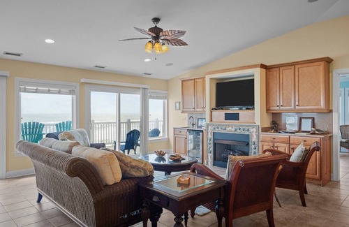 Ocean City Beach House | Oceanfront Home In North Topsail Beach, NC - Hot Tub