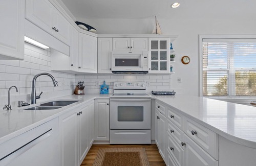 Indian Beach Condo | OCEANFRONT, Ocean Club Resort, Heated Pool, Hot Tub. Cleaning & Linens Included!