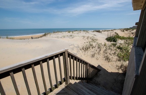 Kitty Hawk House | OCEANFRONT, Ocean Views, Close to Beach, Close to Shopping, KH55, Carolina Dream