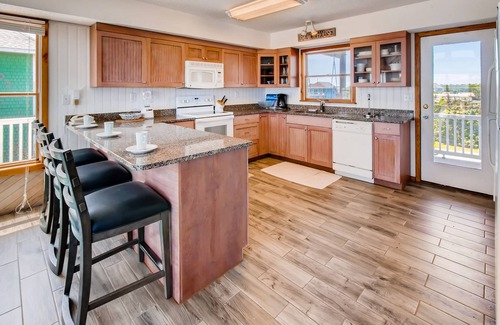 Salvo House | Oceanfront Peaceful Easy Feeling! Home w/Hot Tub, Game Room, Easy Beach Access