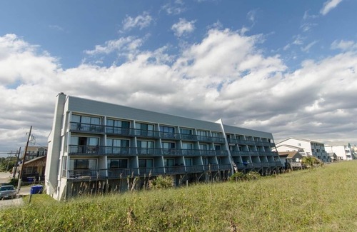 Carolina Beach House | Oceanfront Townhome Near the Boardwalk!
