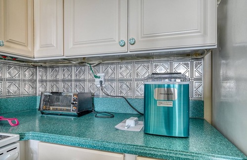 North Topsail Beach Condo | Oceanfront North Topsail - Pools - Hot Tubs - Onsite Restaurant