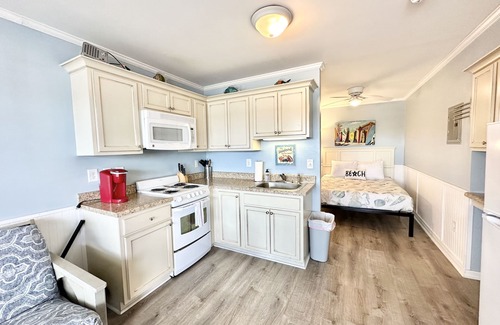 Atlantic Beach Condo | OCEANSIDE COMMUNITY Private Beach Access Pool WiFi Kitchen BBQ Grill