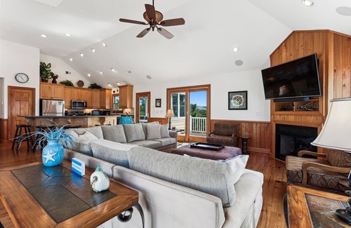 Ocean Sands House | Oceanside:Heated large Salt water Private pool, Hottub, Elevator, Sauna, PoolTbl, Pets