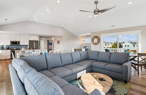 Duck House | Oceanside in the heart of Duck! Private Pool, Hot Tub! Pet friendly