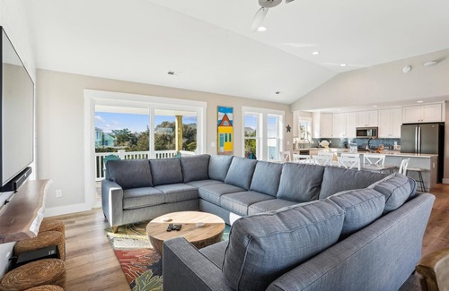 Duck House | Oceanside in the heart of Duck! Private Pool, Hot Tub! Pet friendly