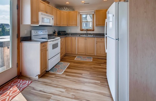 Avon House | Oceanview Dog Friendly Home w/Hot Tub, Community Pool and Tennis/Pickleball