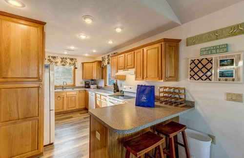 Corolla Light House | One Grand Whim | 698 ft from the Beach | Community Pool, Hot Tub | Corolla