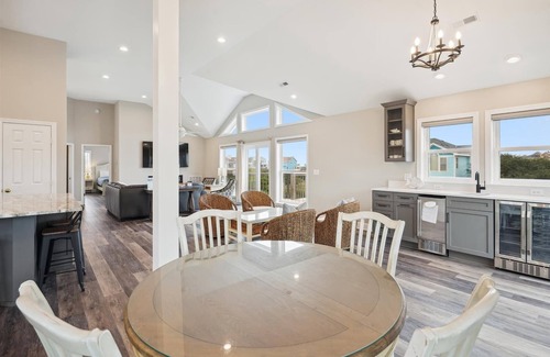Southern Shores House | Only 200 ft to beach! NEWLY RENOVATED for 2024! Private Pool & Hot Tub!