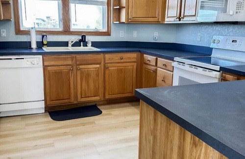 Ocean Sands House | OS749- 6 BRs, Pvt Pool, Hot Tub, Pool Table, Arcade Games & Basketball!