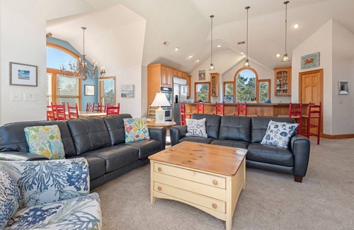 Corolla House | Parrothead Manor: Private Pool, Hot Tub, Elevator