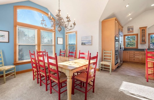 Corolla House | Parrothead Manor: Private Pool, Hot Tub, Elevator