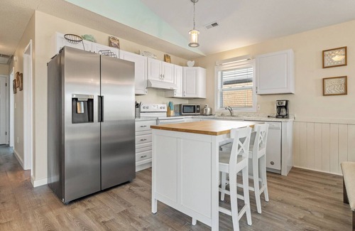 Nags Head House | Part Time - 3 Bedroom Semi-Oceanfront with Private Hot Tub!
