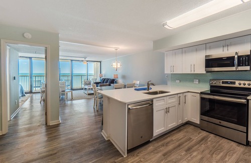 Wilmington Beach Condo | Pelican Watch 806 | Oceanfront + Community Pool!
