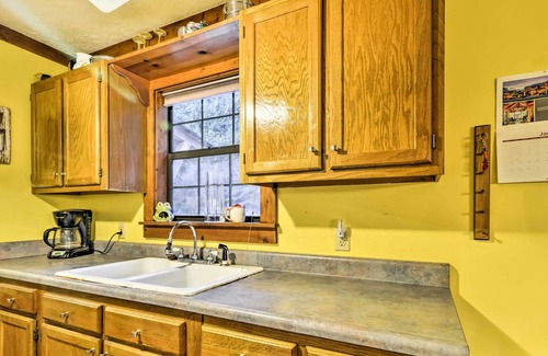 Swannanoa Cottage | Pet-Friendly Vacation Rental - 15 Mi to Asheville!