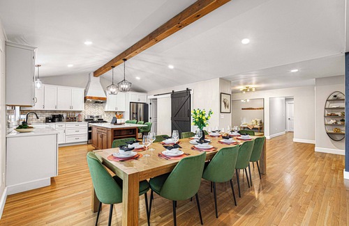 Skyland House | Pickleball | Movies| Games | Fall getaway!
