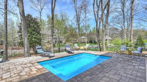 Mount Mourne House | Porch Paradise by AvantStay New Pool Firepit
