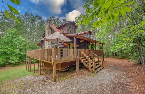 Lake Lure Cabin | Private LogHome/LakeLure/HOTTUB Game room access to open beach/lakes/hiking/pet