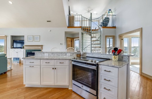 Spindrift House | Private pool open and can be heated through Thanksgiving! Pet Friendly!