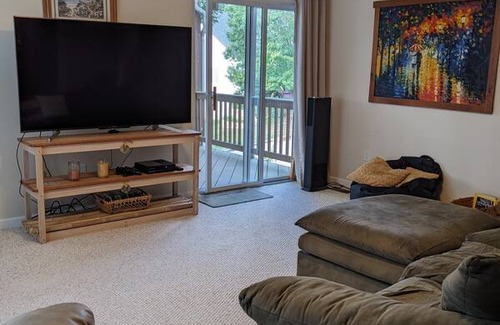 Brevard Resort | Private room ∙ 1 guest