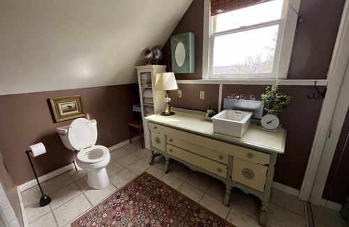 Weaverville Resort | Private room ∙ 2 guests