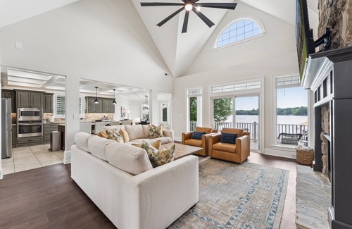 Lake Norman of Catawba House | Private Waterfront Home with Pool, Hot Tub - ideal for up to 16