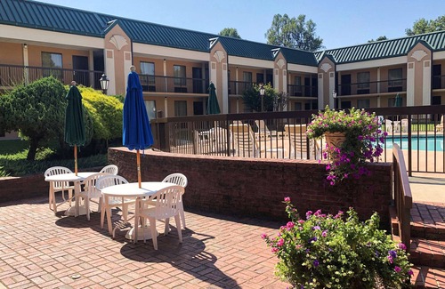 Morganton Hotel | Quality Inn Morganton