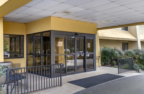 Morrisville Hotel | Quality Inn & Suites Raleigh Durham Airport