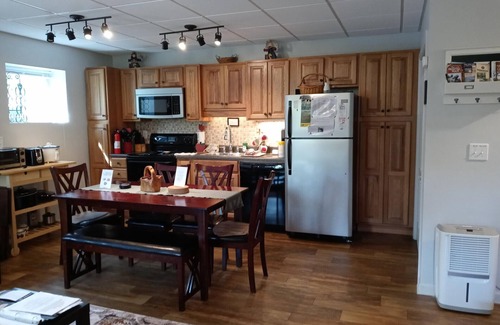 Beech Mountain Cabin | Reduced%30+daysBchMTN/2BR/2BthClean/Comfort/sleeps5/Wifi/Cable/2mi2rsrt🧑‍🎄⛷️🦃