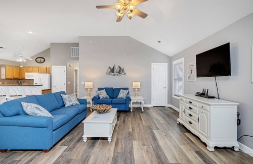 Colington House | "REEL SALTY" Located in the heart of KDH!