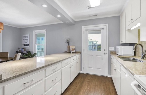 South End House | Relaxation by the Shore!