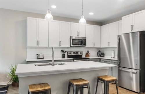 Steele Creek Apartment | Reluxme | Chic 1BR Near Mall & Airport