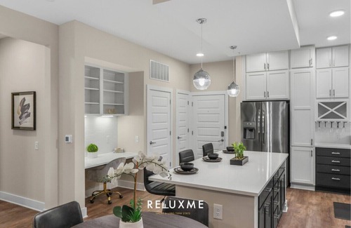 Fourth Ward Condo | Reluxme| Lux 2BR Uptown| Spa Access + Skyline View