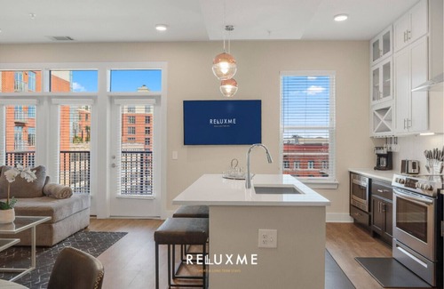 Fourth Ward Condo | Reluxme | Lux 3BR Condo w/Skyline View + Stadiums