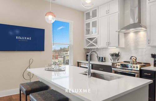 Fourth Ward Condo | Reluxme | Lux 3BR Condo w/Skyline View + Stadiums