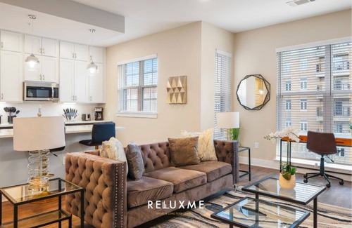 Fourth Ward Condo | Reluxme|Uptown 2BR w/Hot Tub, Gym, Pools & Views