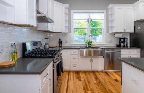 Downtown House | Remarkable 3BD|2BA 5min From Downtown Raleigh