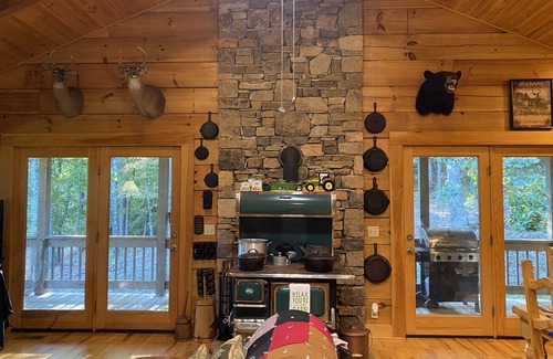 Saluda Cabin | Remote Cabin in the Blue Ridge Mountains