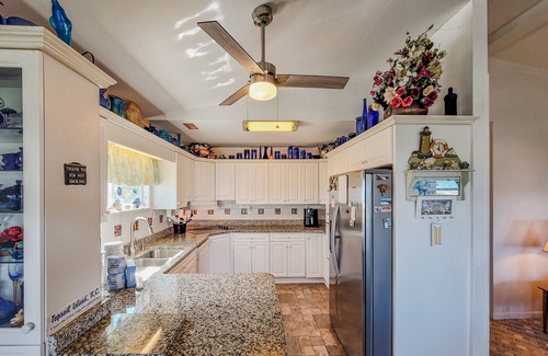 Surf City House | Ross – Coastal Living, Relaxing Vibes