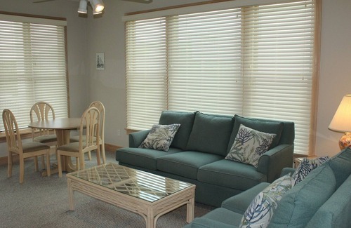 Manteo House | Rudder Village 10, Family and Dog Friendly!
