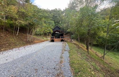 Burnsville House | Ruth's Place Tiny Home Retreat 1 mile to town