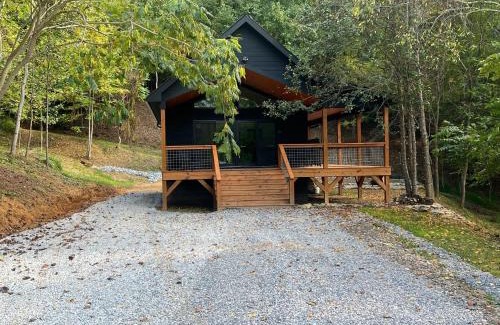 Burnsville House | Ruth's Place Tiny Home Retreat 1 mile to town