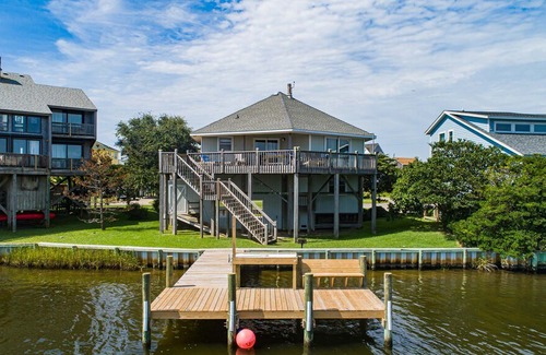 Brigands' Bay House | Salty T - Stunning 3 Bedroom Canalfront Home in Frisco