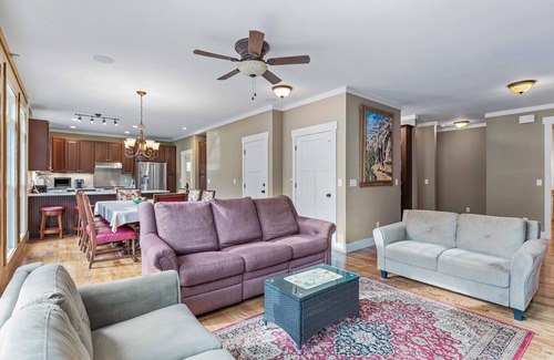 Hot Springs House | Sanctuary House - a Wooded Retreat