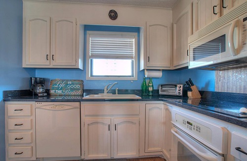 Wilmington Beach Condo | ☀️Sands V A3: Oceanfront, Panoramic Views, Shared Pool☀️