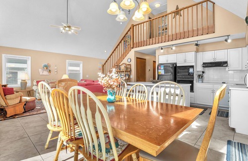 Long Beach House | Sandtrap: Oceanview House on West Beach with Easy Beach Access.