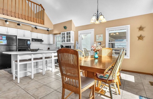 Long Beach House | Sandtrap: Oceanview House on West Beach with Easy Beach Access.