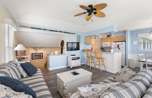 Nags Head House | Sandy Tee: Soundside Golf Villa w/FREE Access to Oceanfront Beach Club