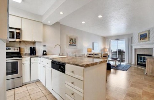 Kure Beach Apartment | Sandy Toes condo
