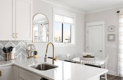 River District Apartment | Santorini @ The Cove Riverwalk Villas